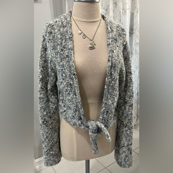 Caslon Sweaters - Beautiful Nordstrom’s Caslon long sleeve Mohair Shrug in shades of blues in XL